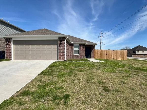 3171 Red Tail Way, Farmington, AR 72730