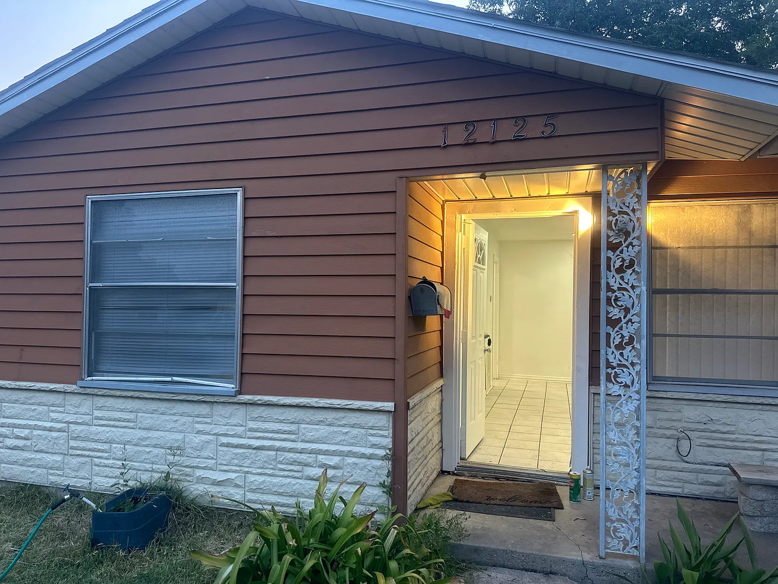 3 bed, 2.5 bath, 1271 sqft, $2,200 — Photo 1