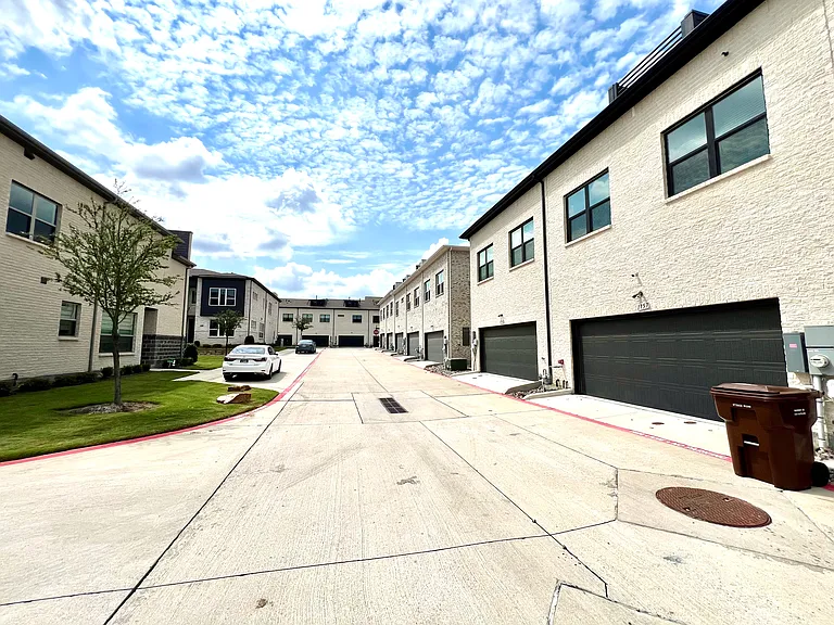 1755 Montgomery Dr — Photo 26