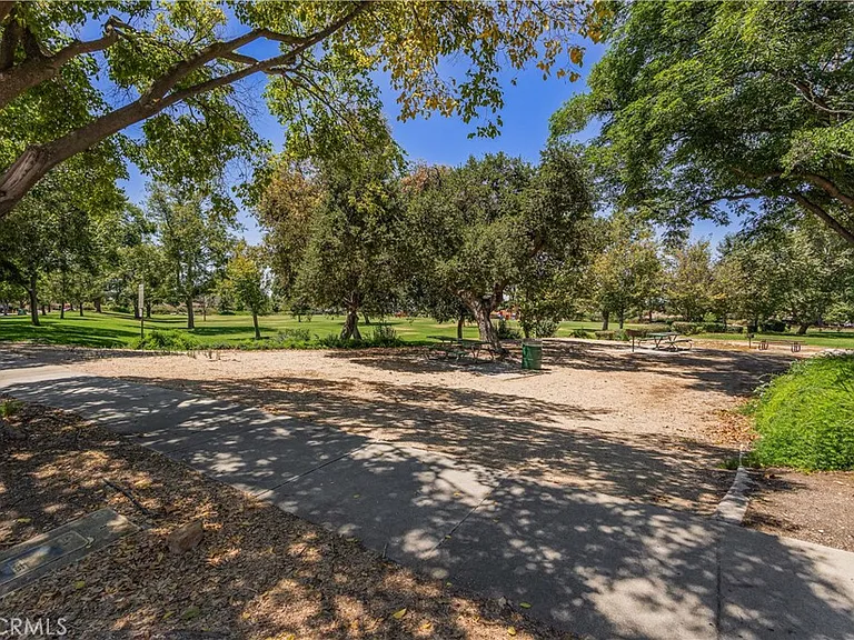 2711 Sweetbriar Dr — Photo 42