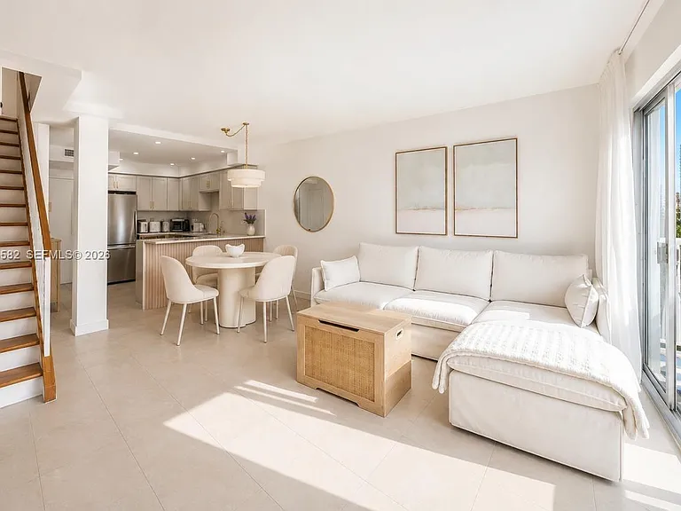 17800 Atlantic Blvd #Penthouse 3 — Photo 12