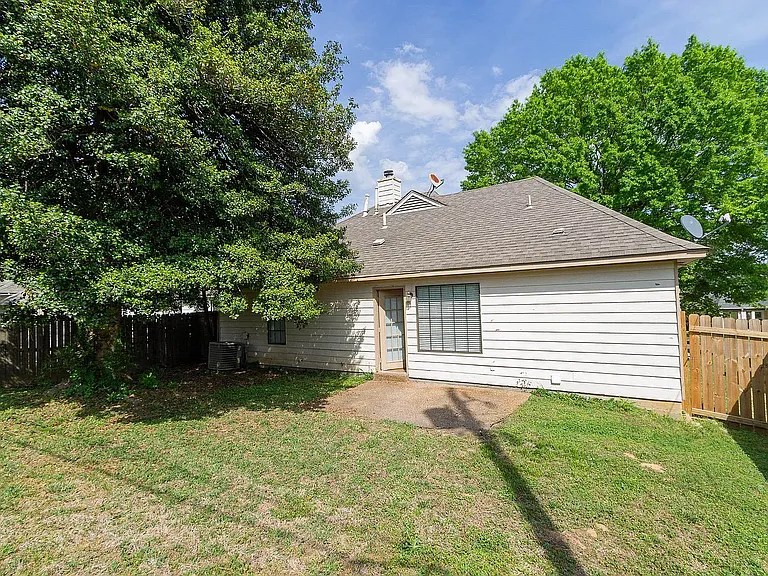 2799 Maryland Cir E — Photo 12