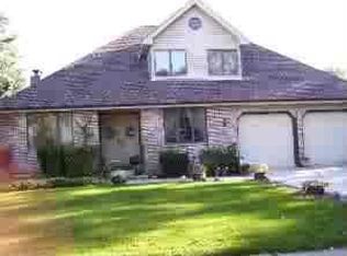 9111 Pine St, Orland Park, IL 60462