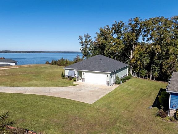 2nd image of 24 Point Dr