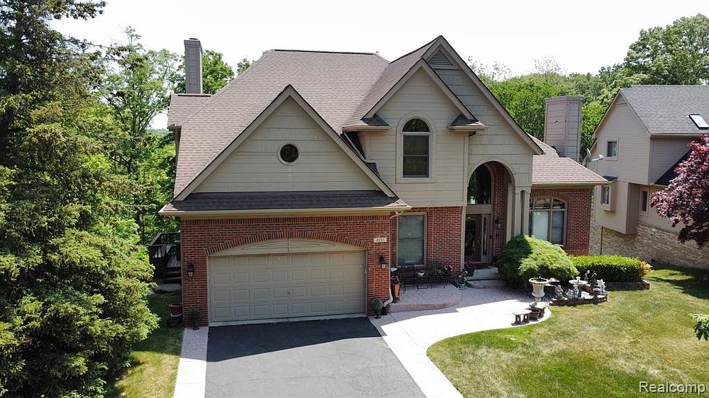 4683 Woodbine Cir, West Bloomfield, MI 48323 Zillow