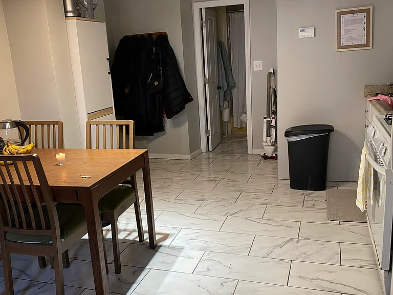 369 Hanover St #1F — Photo 3