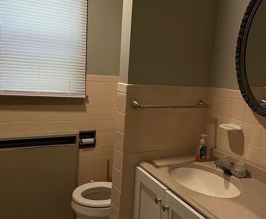 5th image of 34 Clark St Fl 1ST