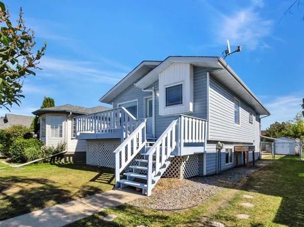 9 SW Harper Dr, Sylvan Lake, AB T4S 1T5
