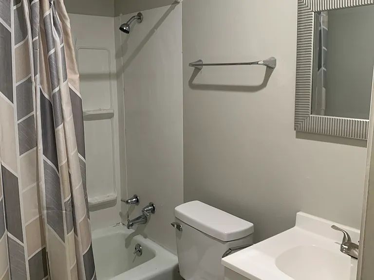 231 Hampton St — Photo 6