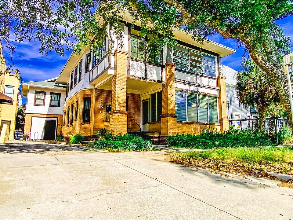 1st image of 415 3rd St N #415