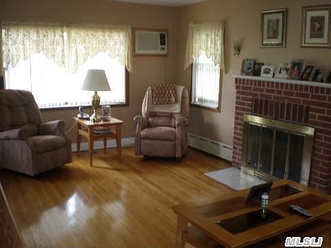 3rd image of 1753 Powers Ave