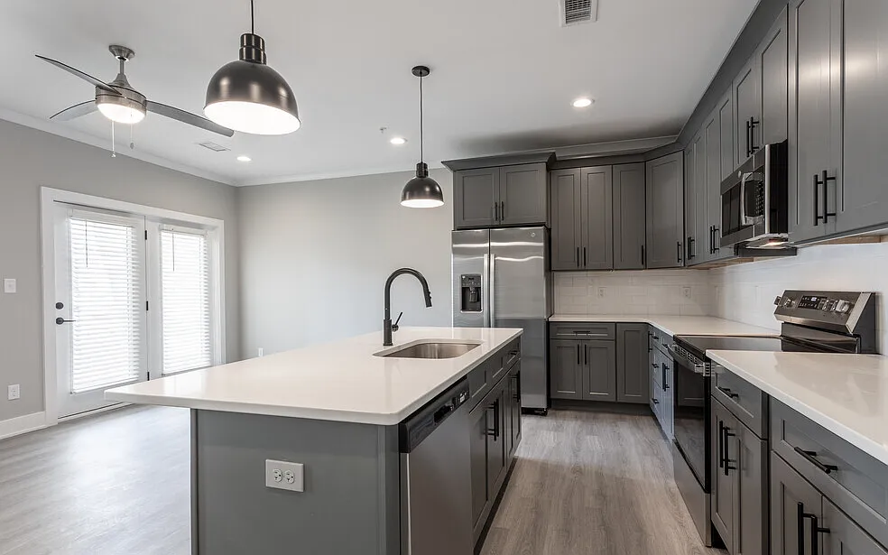 1530 East Pointe Blvd NE - 103 — Photo 2