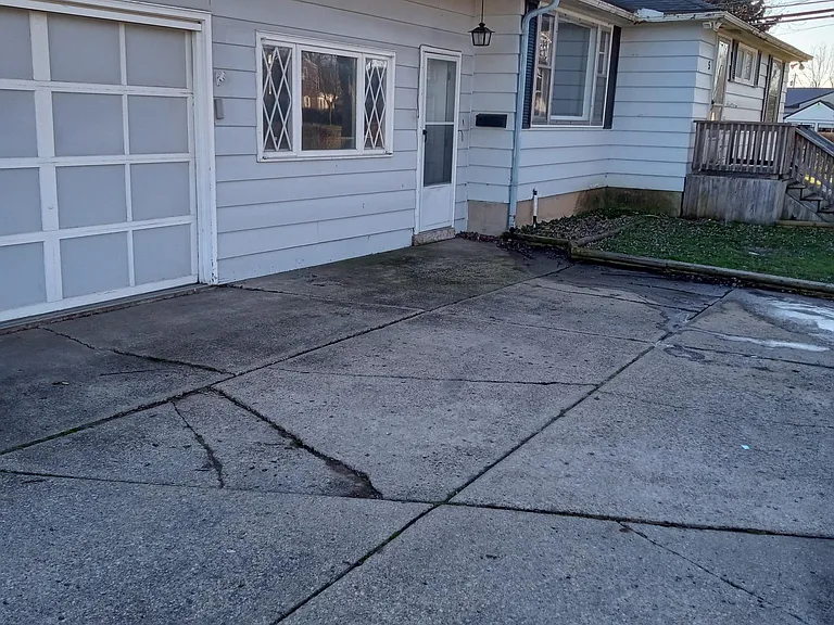 5 Duchess Ct — Photo 1