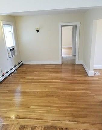5th image of 1186 Chestnut St #1