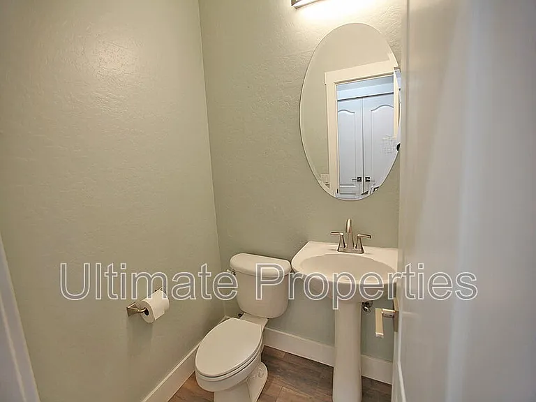 7236 W Avenida Del Rey — Photo 9