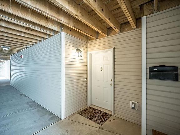 2nd image of 2470 Lampong Dr APT 100D