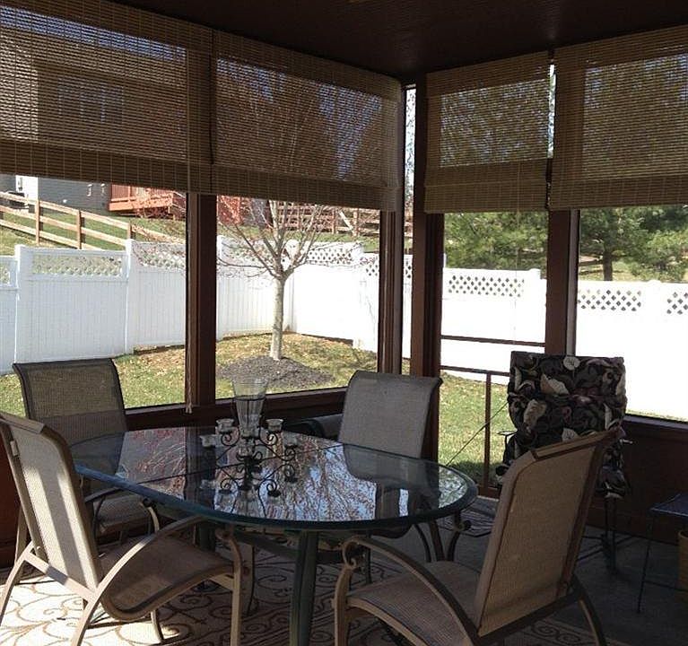 2nd image of 1035 Meadowbrook Ct
