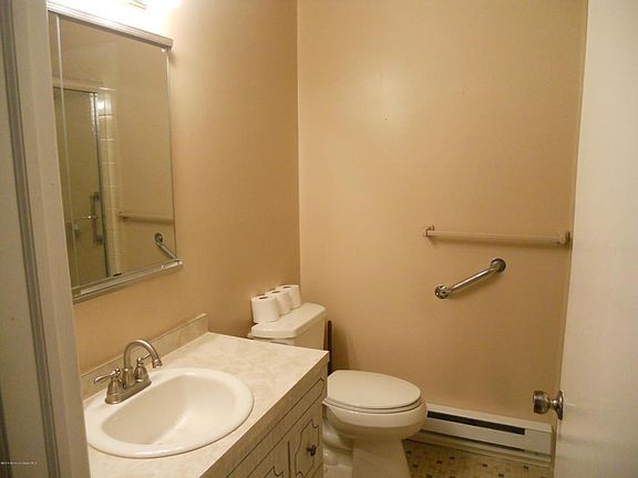 4th image of 138A Sunflower Dr #100A