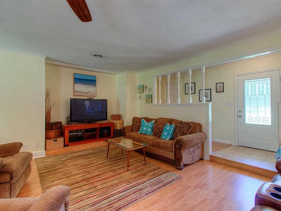 5th image of 105 Langford Farms Dr