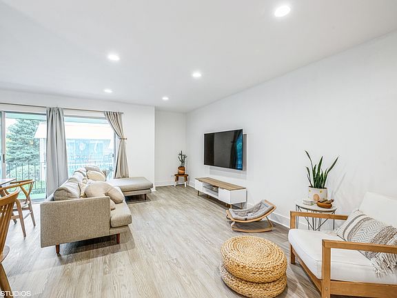 4th image of 4116 W 99th St APT D