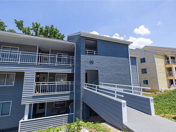 2nd image of 204 Northlake Dr