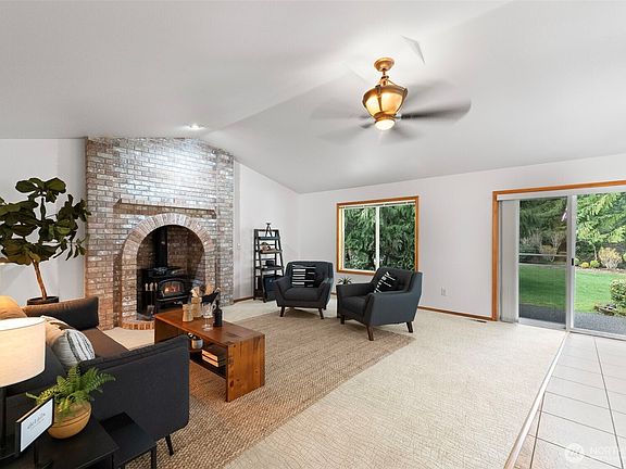 5th image of 11621 141st Street E