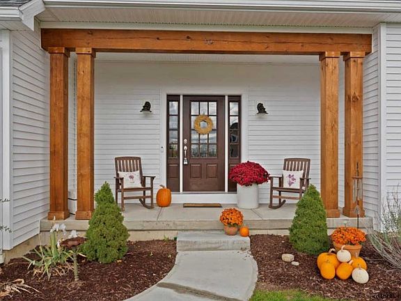 5th image of 10 Red Barn Dr