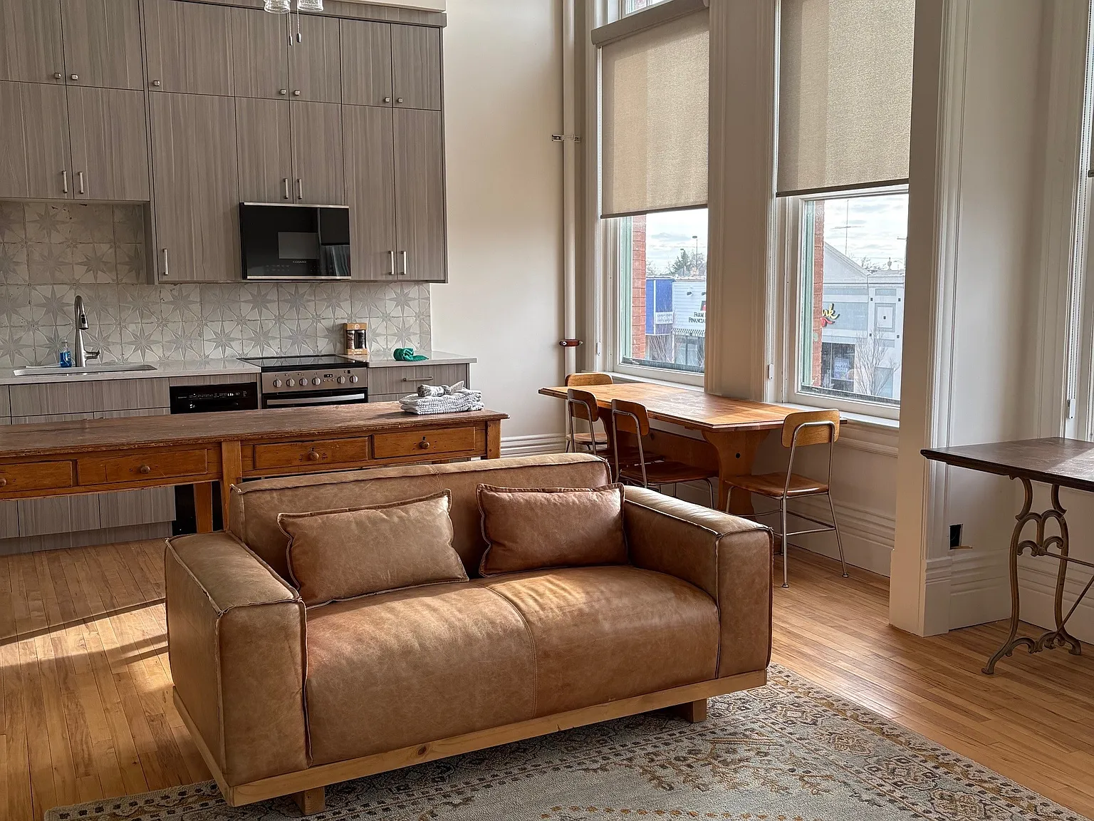 1 bed, 700 sqft, $2,000 — Photo 2