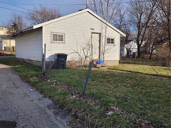 3rd image of 18 Bluecrest Ave