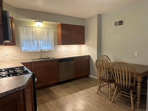 4th image of 4159 Burgen Ave