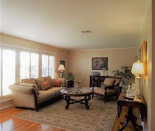 3rd image of 3707 Laguna Pl