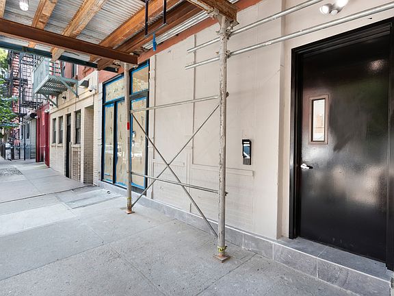3rd image of 210 E 111th St #2