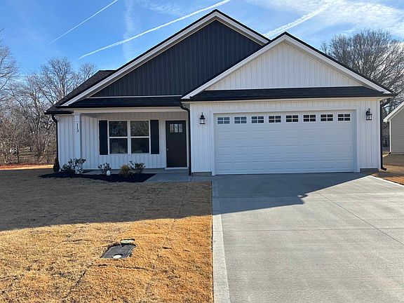 2nd image of 113 Addison Creek Ln