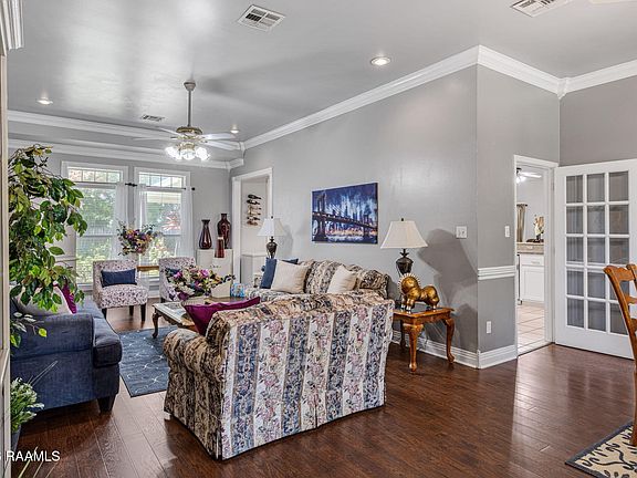 4th image of 210 Becky Ln