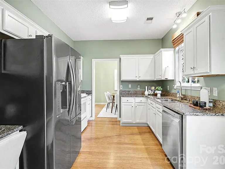 14802 Bergerac Ct — Photo 10
