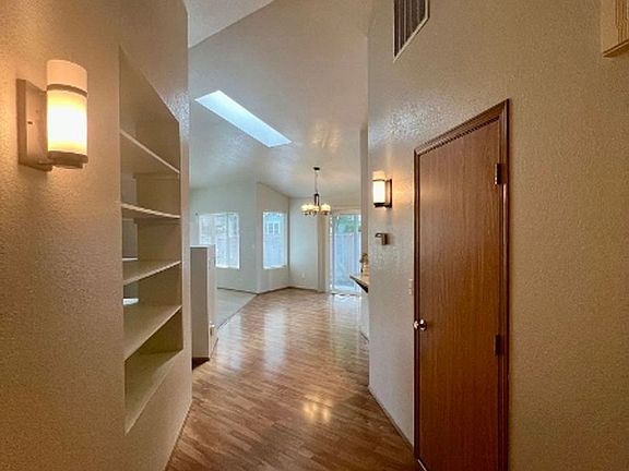 5th image of 6024 Regents Ln SE
