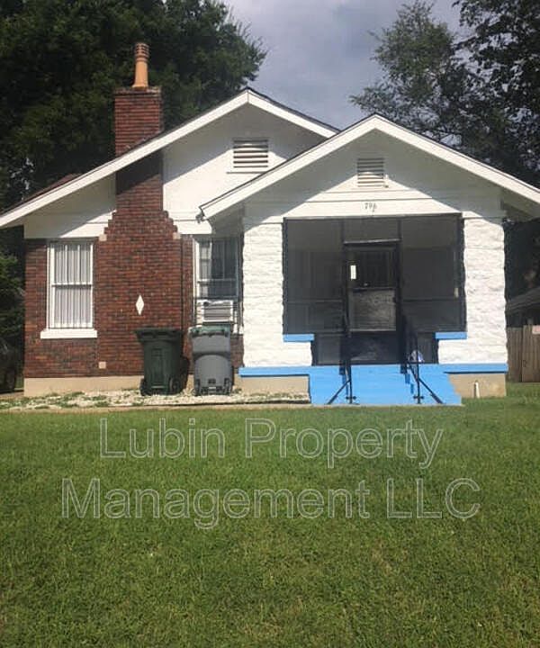 1st image of 796 N Willett St