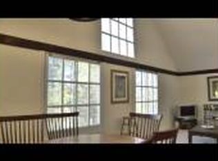 27 School St APT 5, Freeport, ME 04032