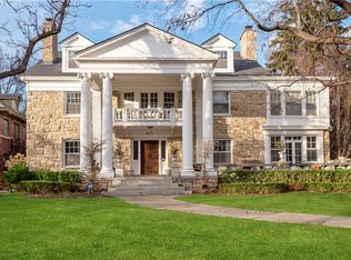 912 Valentine Rd, Kansas City, MO 64111