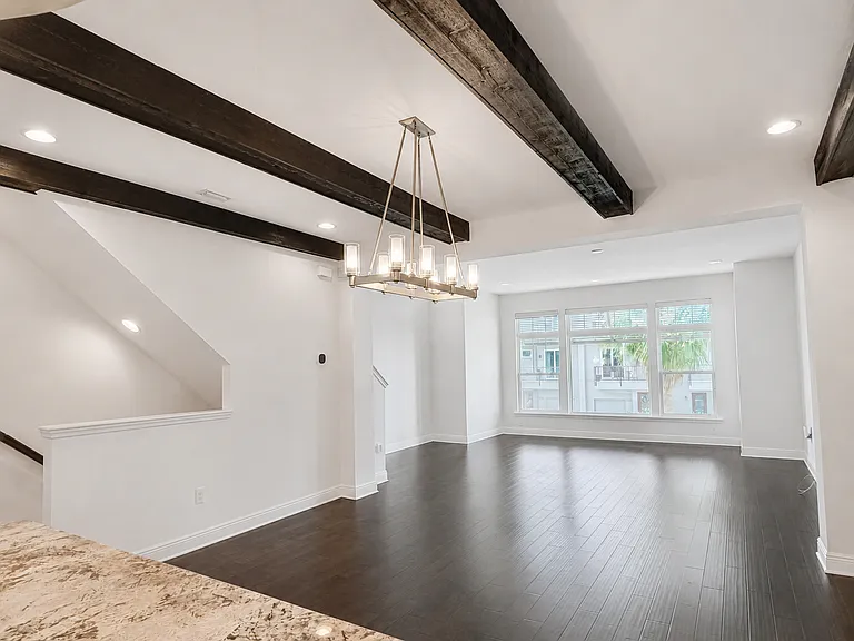3229 W Horatio St — Photo 6