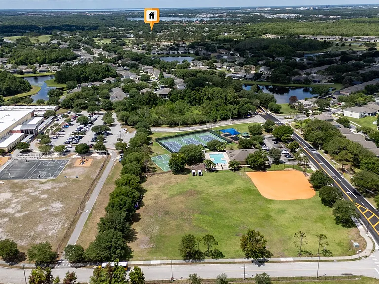 9724 Myrtle Creek Ln — Photo 43