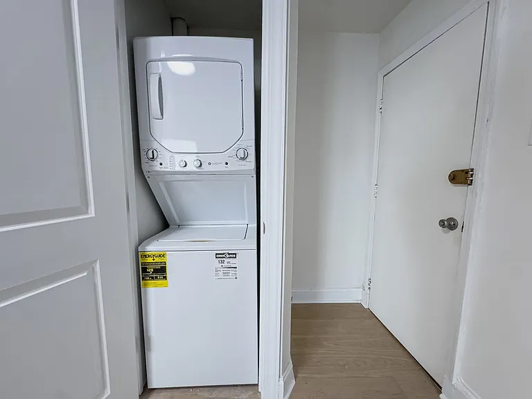 2039 Green St #3R — Photo 8