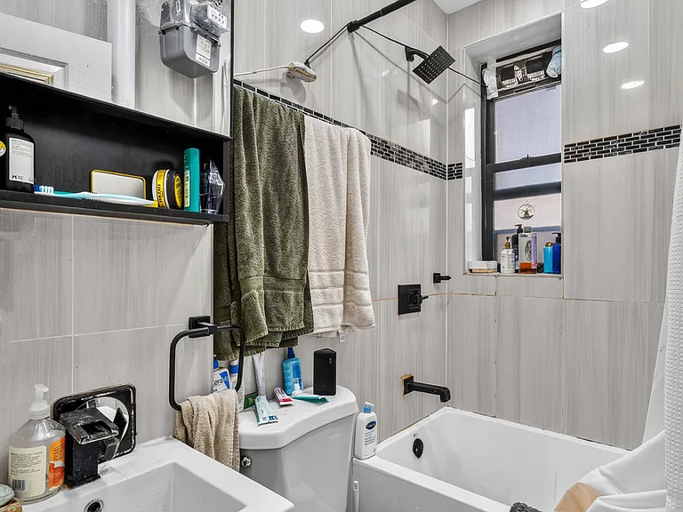256 Pacific St #11 — Photo 10