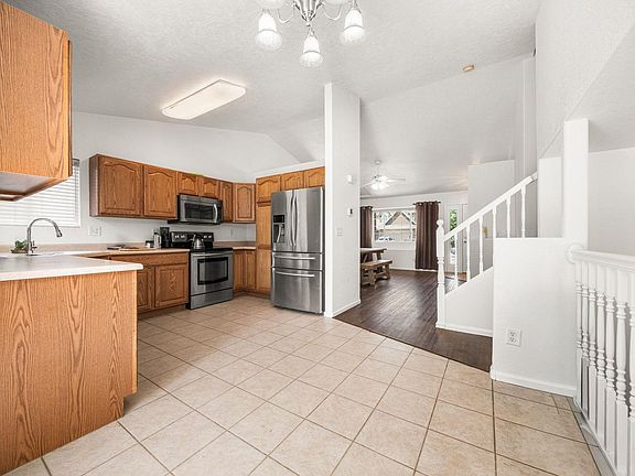 5th image of 1740 69th Ave