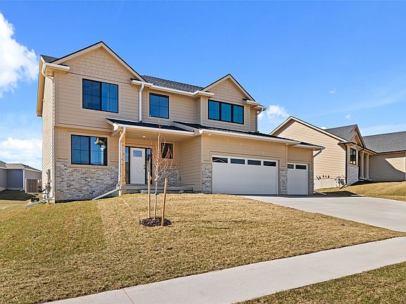 2nd image of 890 Hamilton Rd