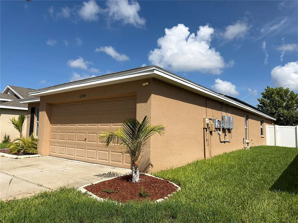 4 bed, 2.0 bath, 1688 sqft, $2,800 — Photo 3