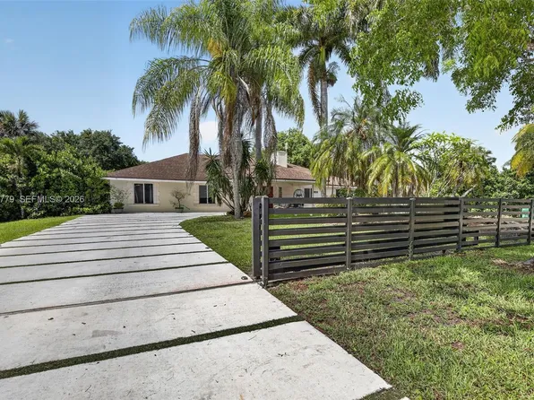 14401 SW 23rd St, Davie, FL 33325