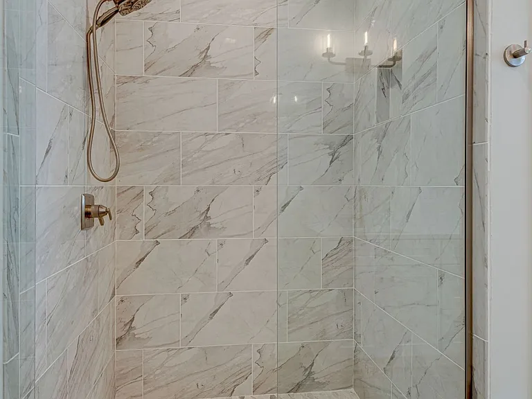 600B 45th Ave — Photo 17
