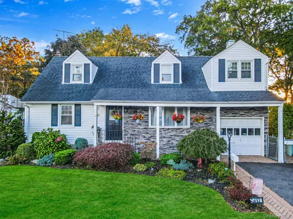 462 Hull Street, East Meadow, NY 11554