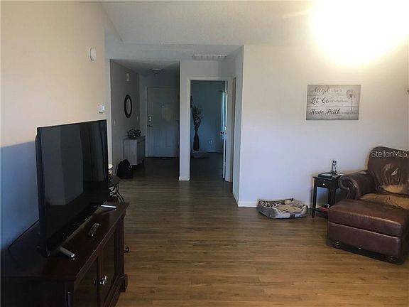 4th image of 53 Buck Cir